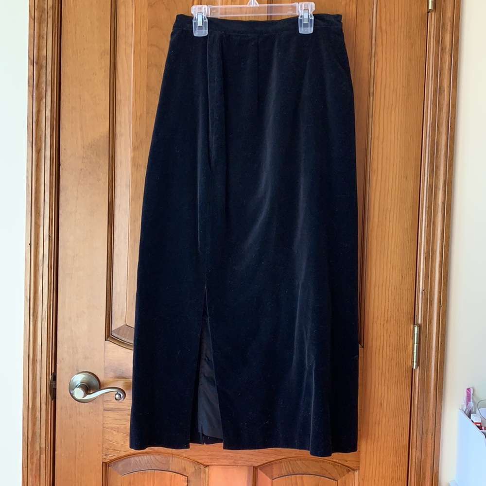 Eagles Eye Velvet Christmas Skirt - Picture 4 of 5
